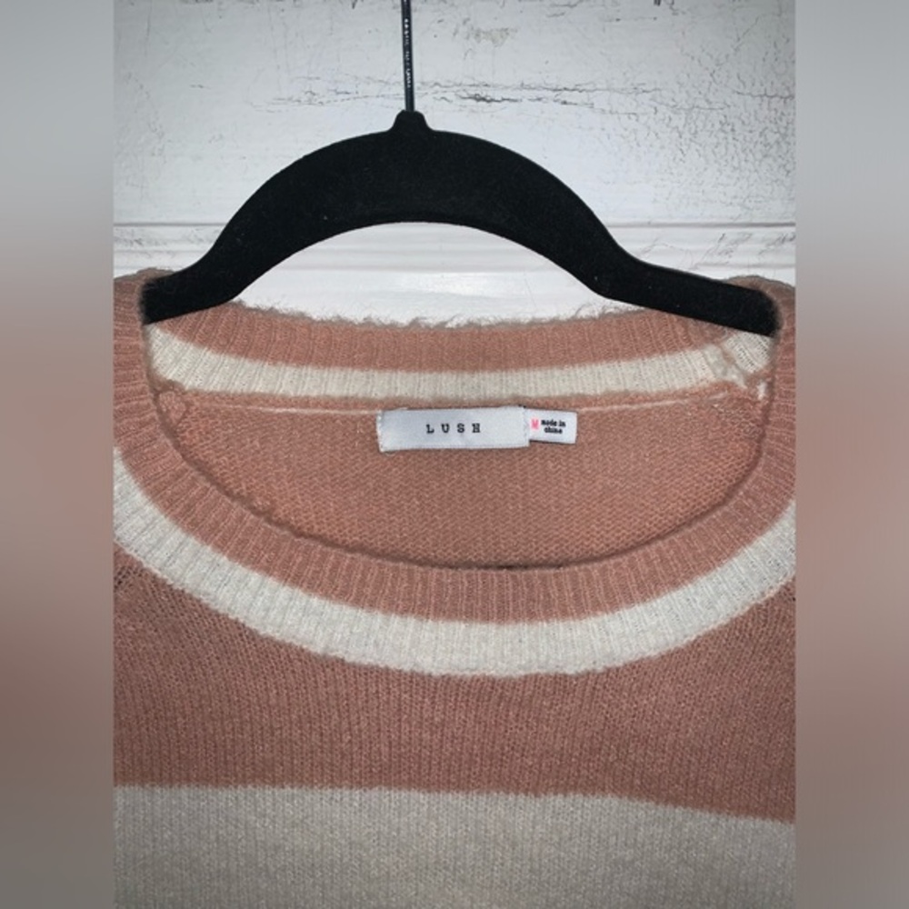 NWOT lush pink and cream striped lightweight sweater size medium - Picture 3 of 11